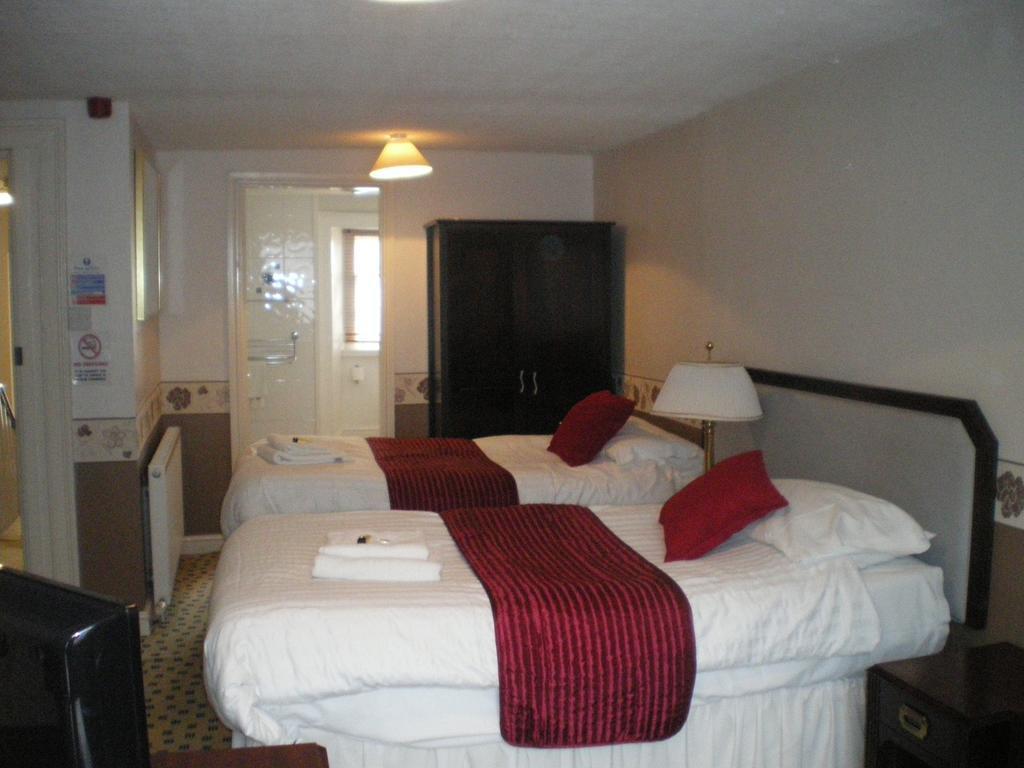 Crown Hotel Pwllheli Zimmer foto