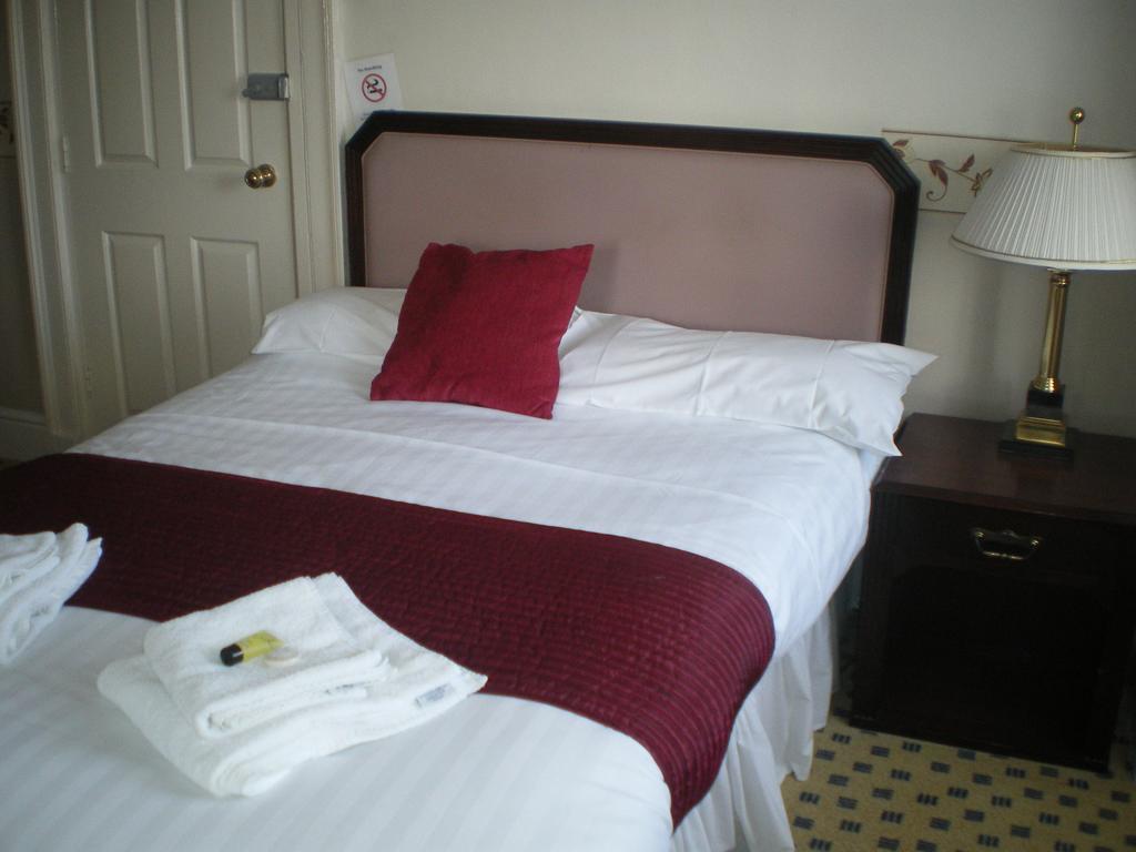 Crown Hotel Pwllheli Exterior foto