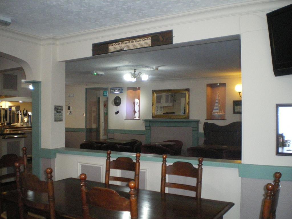 Crown Hotel Pwllheli Exterior foto